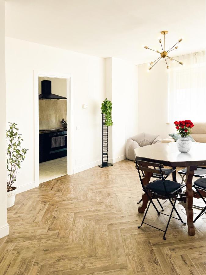 Suitesflores - Bright And Cozy Apartment In Verona Eksteriør billede